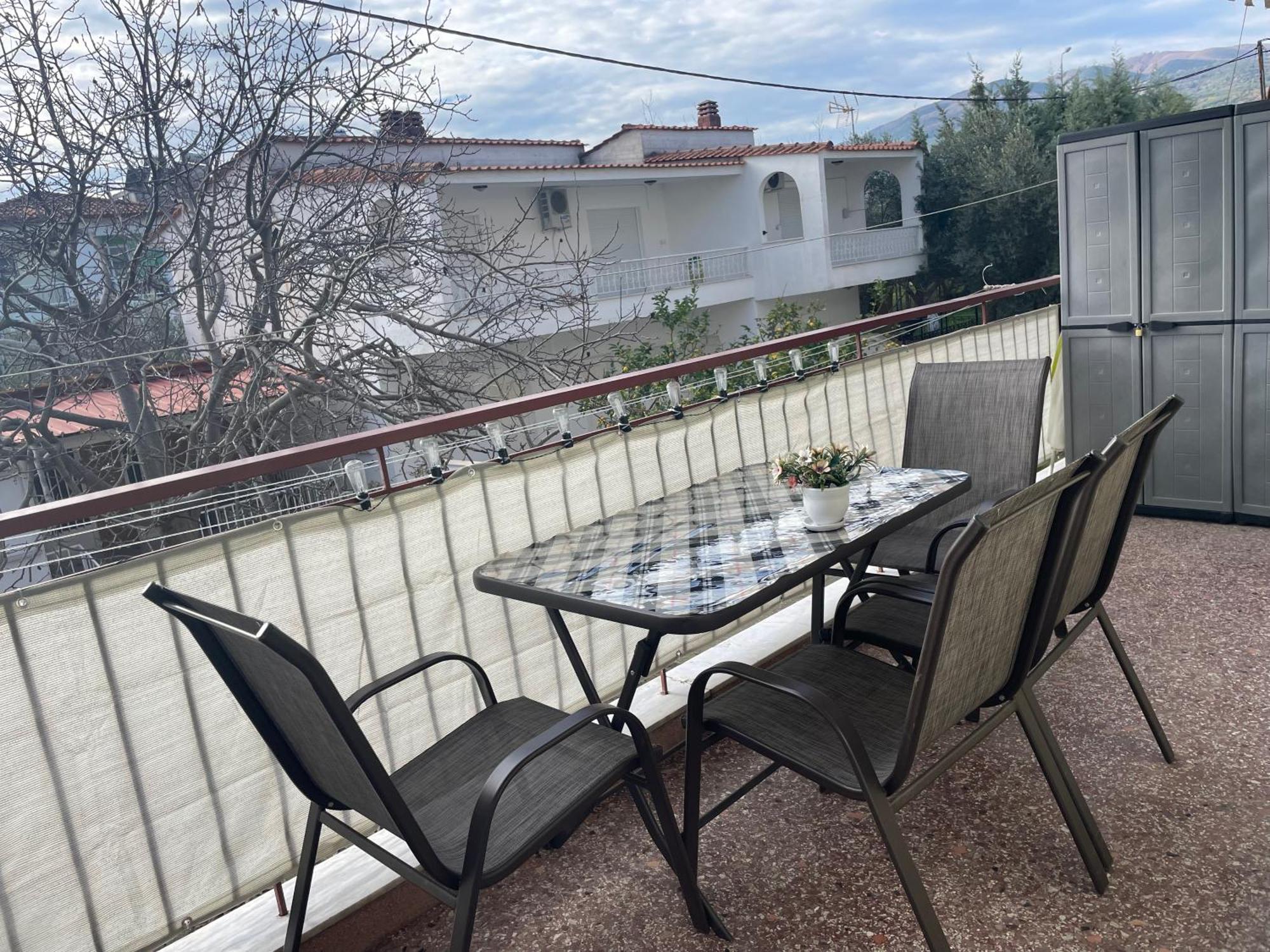 Kletnikovi Apartment Аспровалта Екстериор снимка