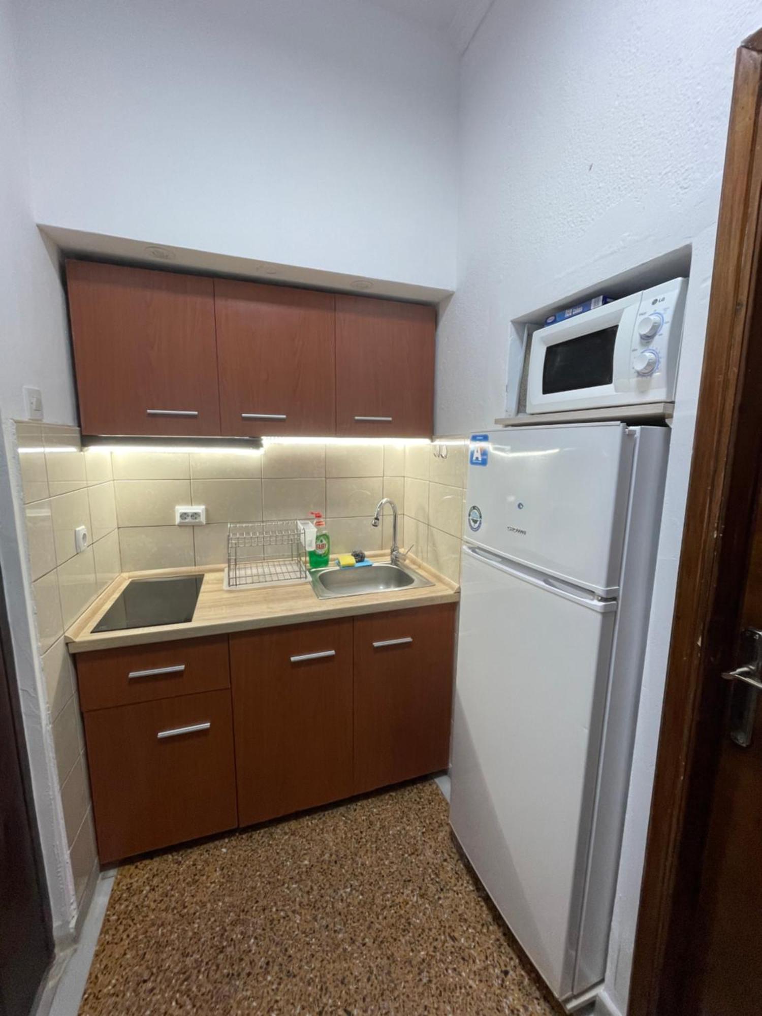 Kletnikovi Apartment Аспровалта Екстериор снимка