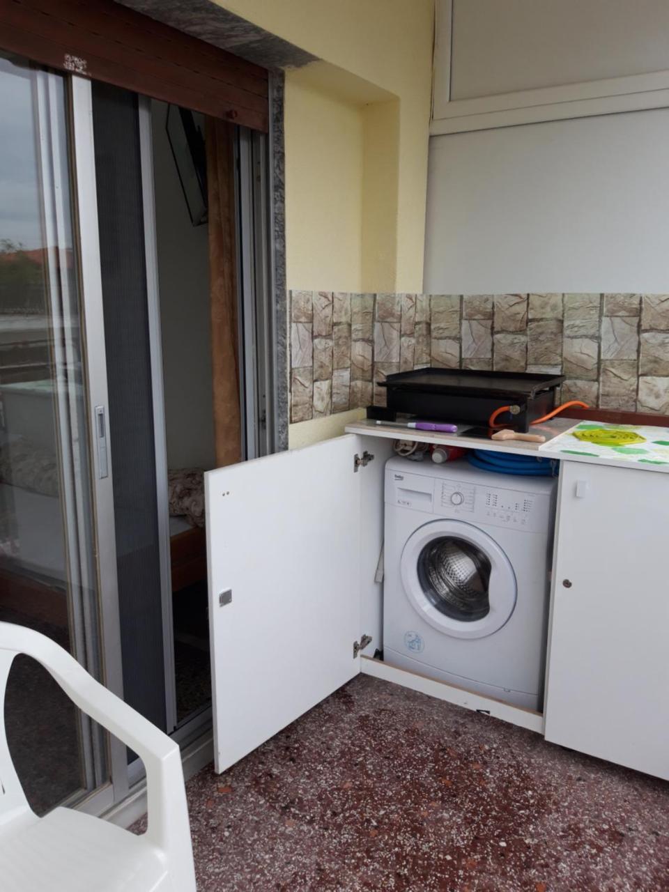 Kletnikovi Apartment Аспровалта Екстериор снимка